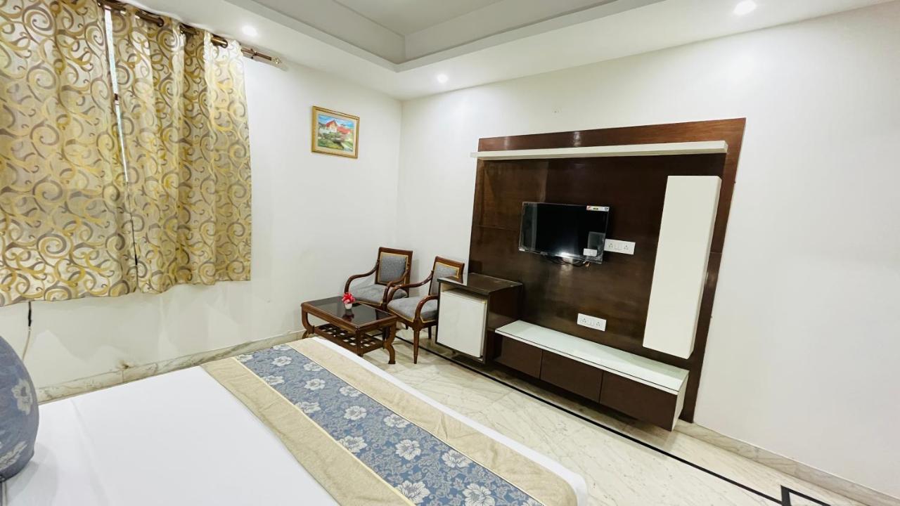 Hotel Starline Sector 28 Gurgaon Exterior photo