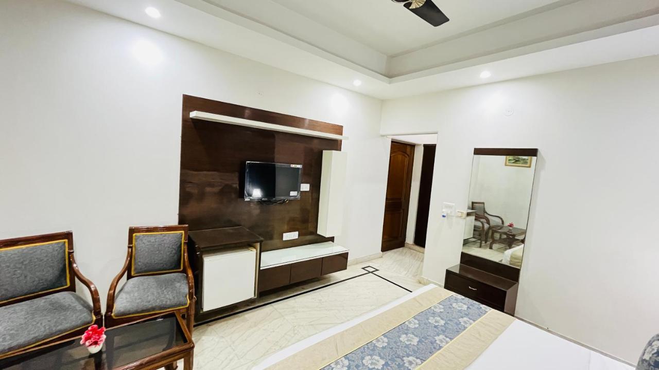 Hotel Starline Sector 28 Gurgaon Exterior photo